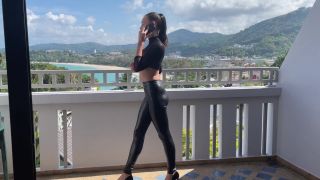 HungryKititty Ripped her leather leggings and fucked him