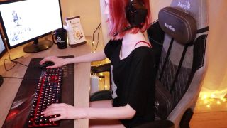 Shinaryen Gamer Girl Teen Fucked While She Plays: A Hot and Naughty Porn Story