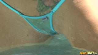 Jayden Jaymes&#39; sheer turquoise thong bikini was so tight, it left little to the imagination