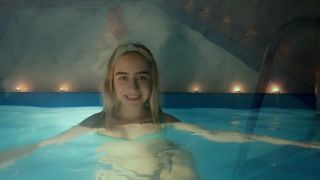 MollyKelt sex date in pool with beauty